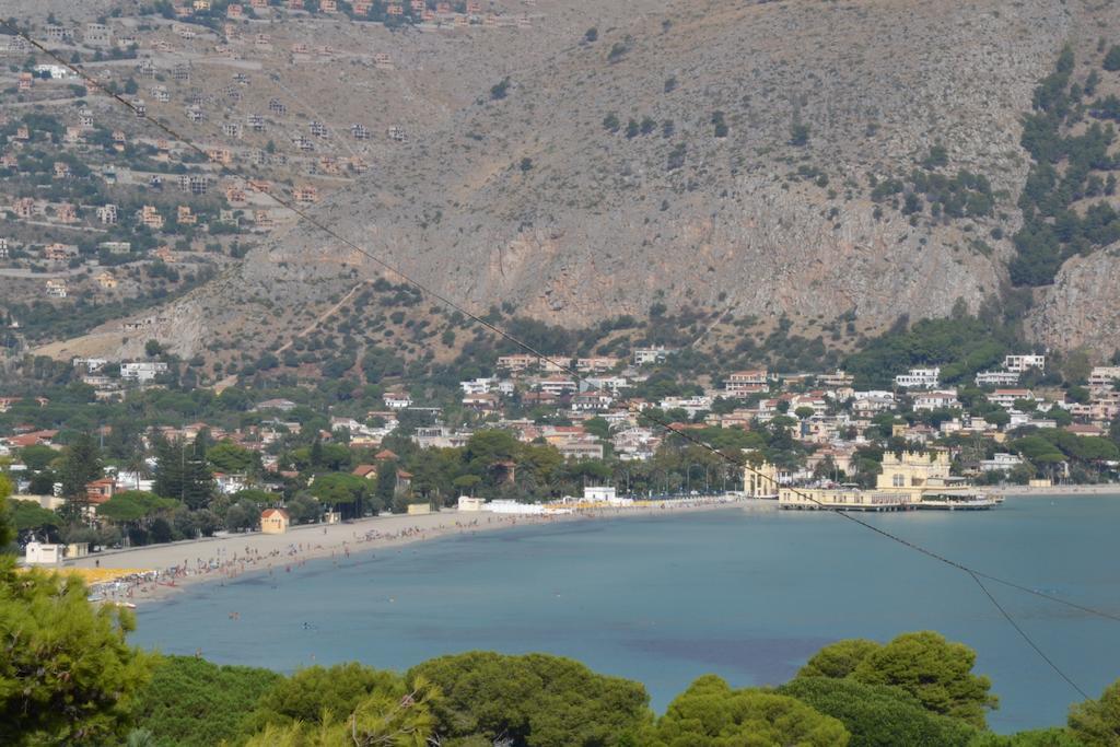 Mondello Holidays Номер фото