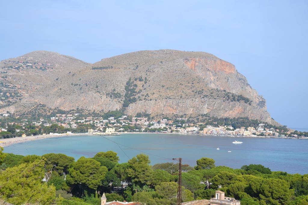 Mondello Holidays Номер фото